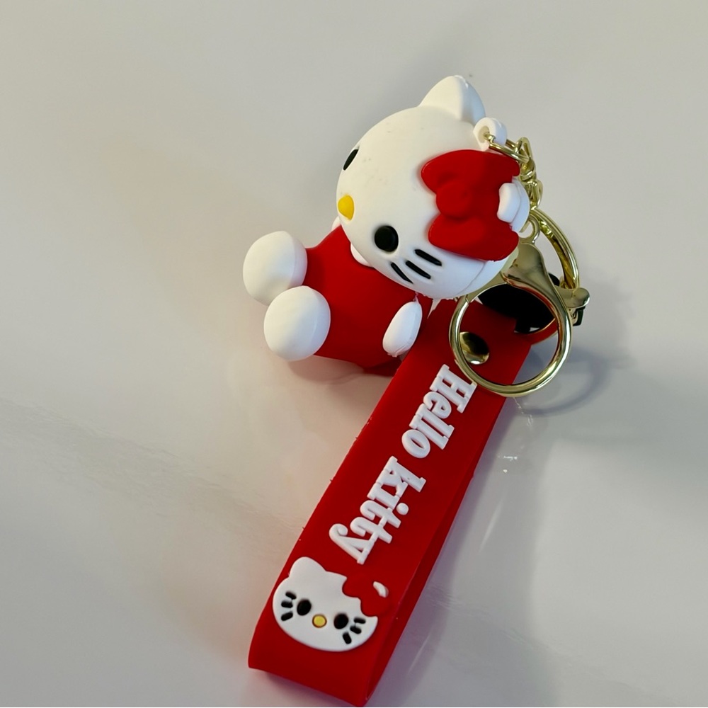 Red Hello Kitty Keychain - Picture 4 of 6